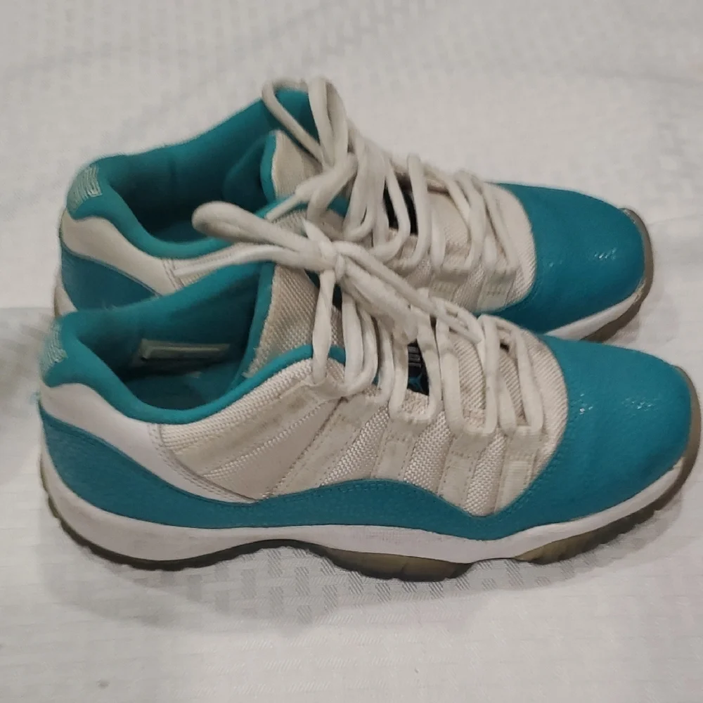 Jordan 11 Retro Low Aqua Safari - Picture 2 of 12